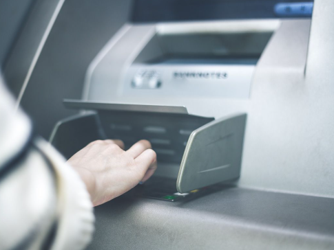 Kesalahan Cara Ambil Uang Di ATM BCA Yang Bisa Membuat Permintaan Gagal